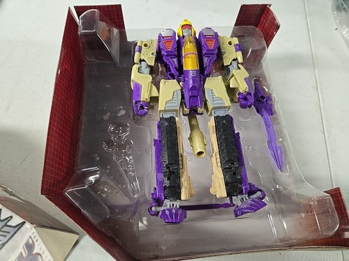 TRANSFORMERS Generations Thrilling 30 Voyager Class Blitzwing Triple Incomplete - Picture 3 of 3