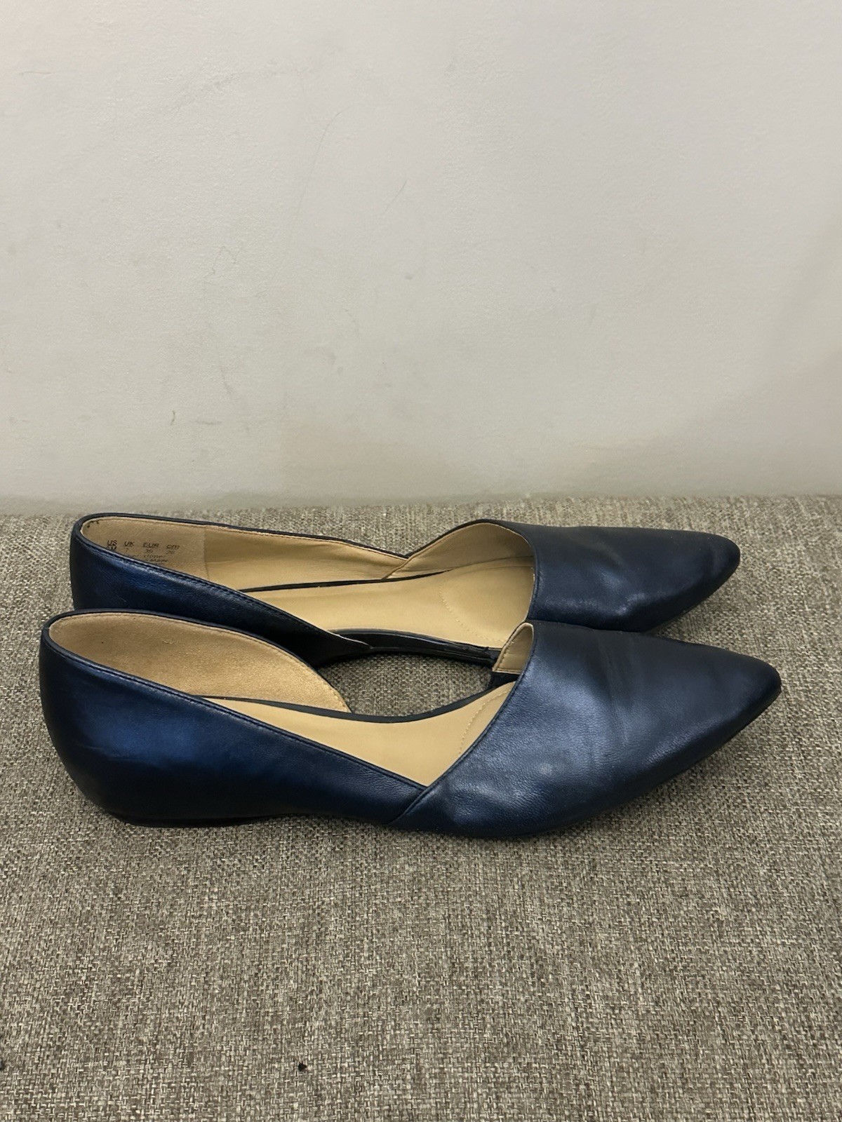 Naturalizer Samantha pointed toe flats in a navy blue metallic Leather Size 9