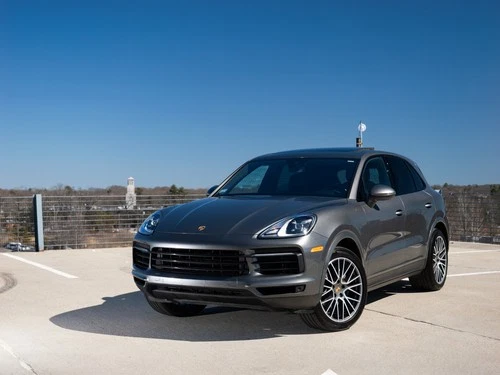 2020 Porsche Cayenne Image 1 of 2