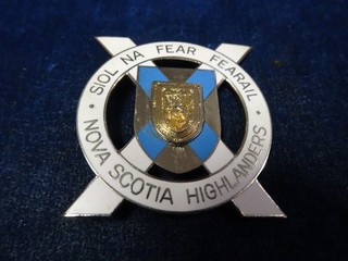 Orig Vintage Officers Cap Badge "Nova Scotia Highlanders" White Metal & Enamel