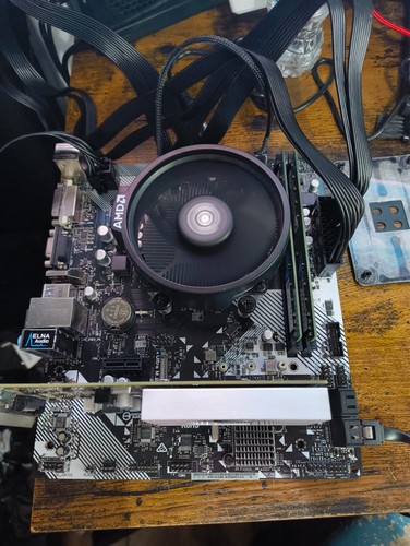 ASRock B450M HDV, AM4, AMD DDR4, PCIe 3.0 x16 Motherboard - Picture 7 of 7