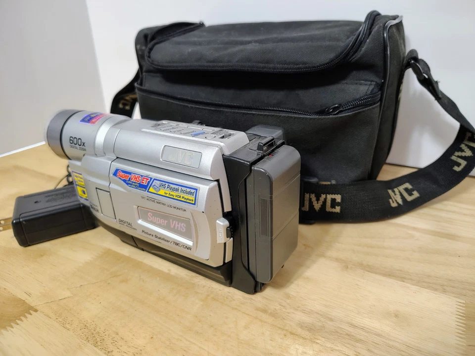 JVC Super VHS Camcorder Model GR-SXM540U 600x Digital Zoom s VHs C Non Working - Image 2 of 4