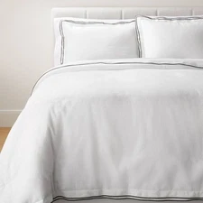 Full/Queen Double Flange Merrow Stitch Duvet Cover & Sham Set White/Dark Gray