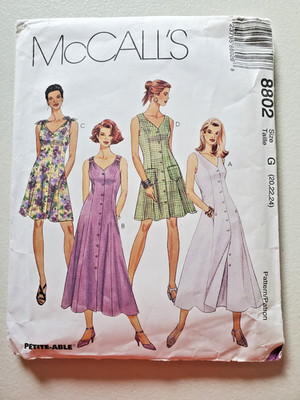 McCall's ''Misses Dresses in 2 Lengths 8802'' Pattern Size G (20,22,24)