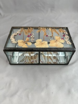 Vtg Beveled Glass Trinket/Jewelry Box With Pressed Flowers Mirrored Bottom A9