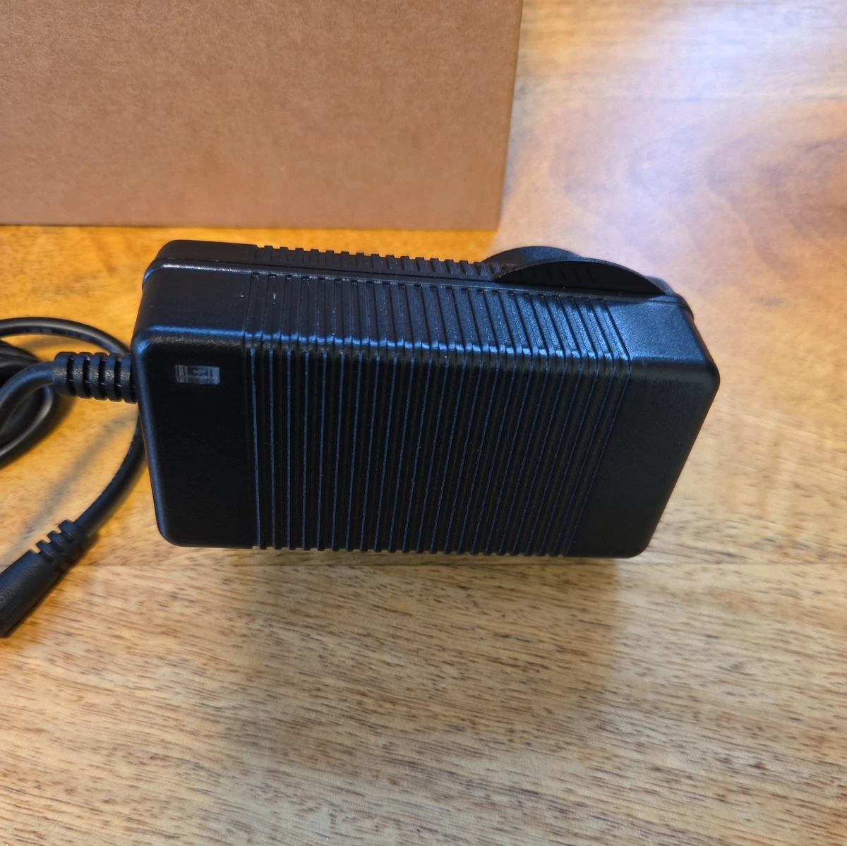 Cargador de batería de iones de litio Megger MBC2100 para MFT-X1 (1013-451)