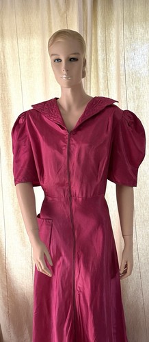 Vintage 30’s Magenta Satin Dressing Robe with Puff Sleeves & Quilted Collar L - Picture 7 of 9