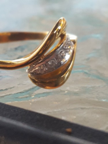 Anillo de diamantes de corte redondo de oro amarillo macizo de 10 quilates - Imagen 10 de 12
