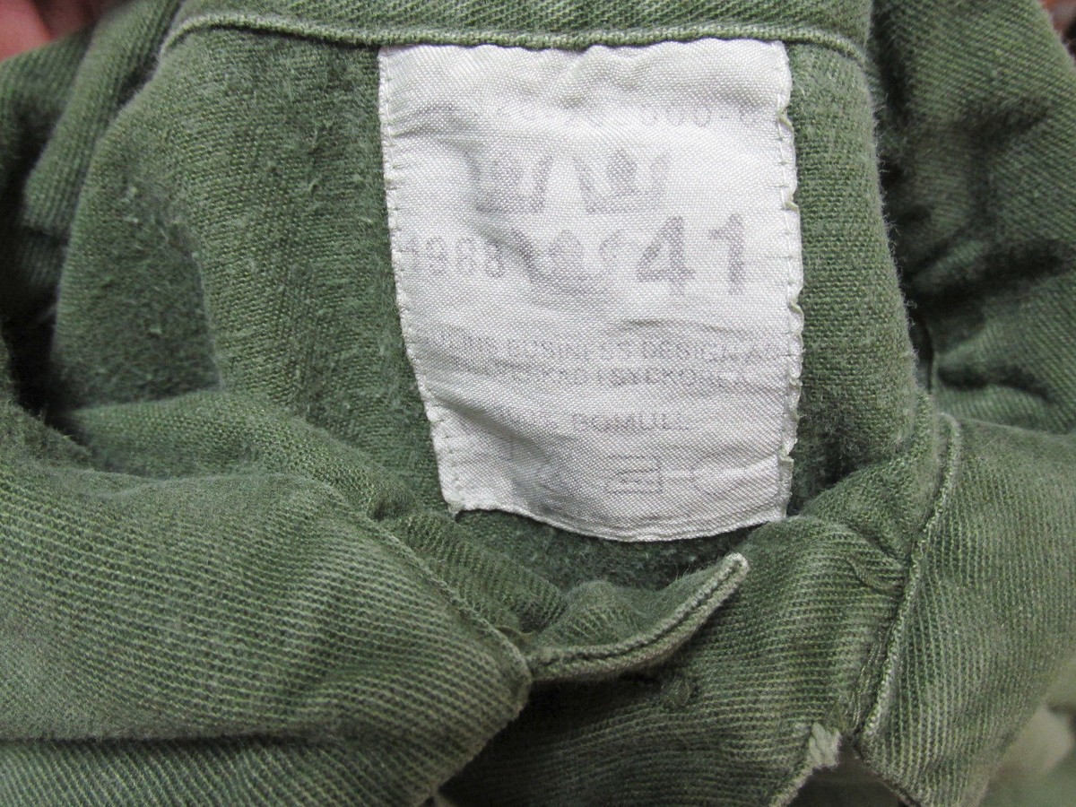 vintage 1970s-80s Swedish army collared shirt pullover vintage 1970s-80s Swedish army collared shirt pullover