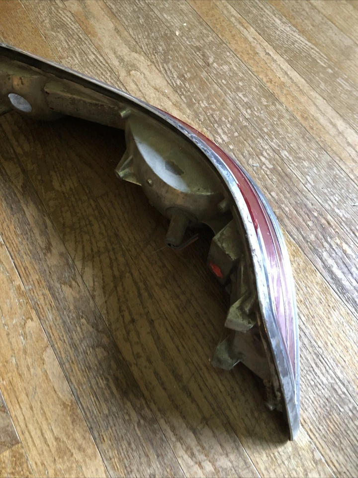 Carcaça traseira para motoristas AMC Pacer Coupe 1975-80 - Imagem 3 de 4