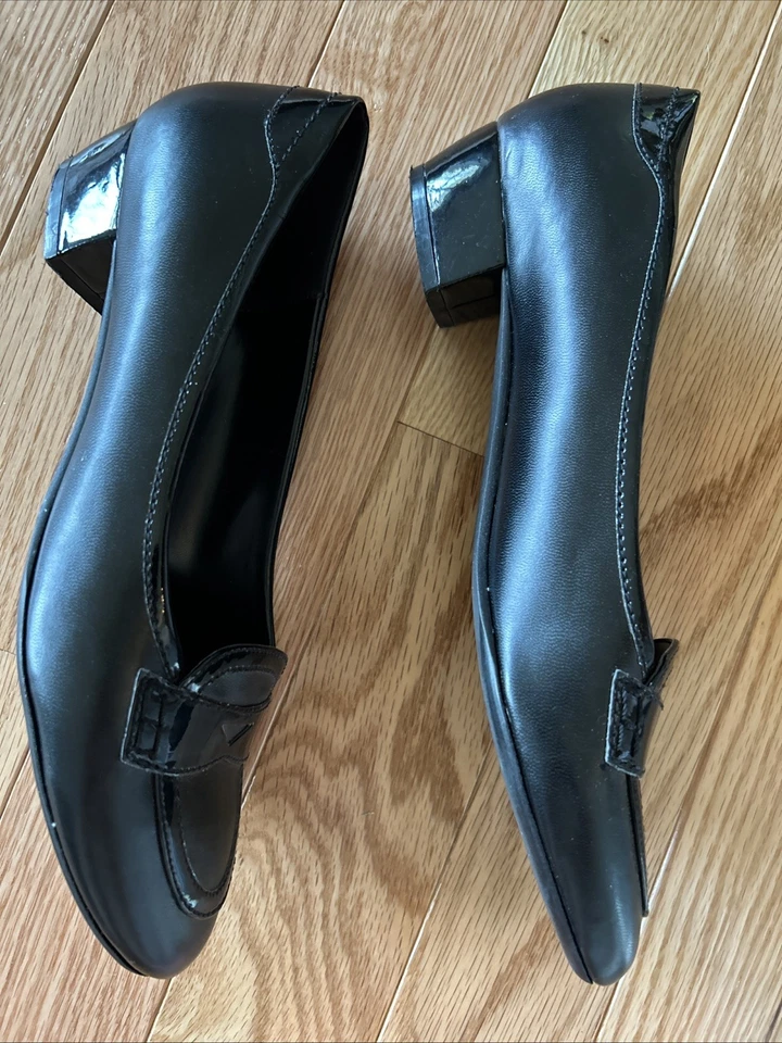 East 5th Womens Classic Pumps Shoes Black 9.5M Top Cut Out Strap - Image 3 of 4