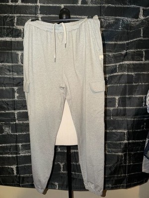 Vuori Performance Cargo Jogger Sweatpants in Heather Grey