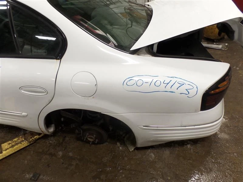 Corner/Park Light Fog-driving Bumper Mounted Fits 99-05 MONTANA 9798448 - Image 2 of 4