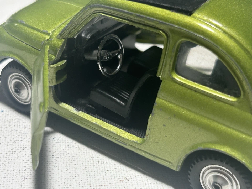 Polistil S.599 Fiat 500 L  Scala 1/25  - Immagine 4 di 4