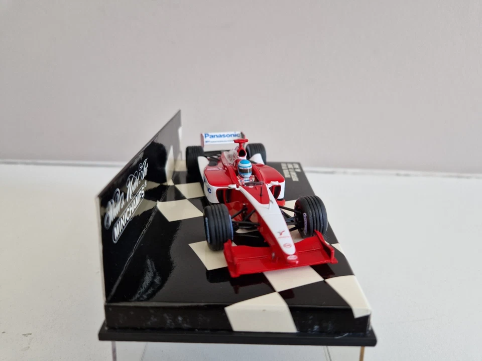 Minichamps 1/43 Toyota TF101 M. Salo - Testcar 2001 - 400010224 - Immagine 2 di 4