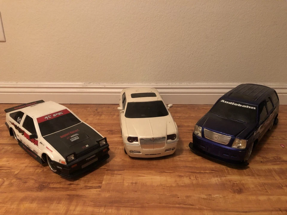 Rare Jada Dub City R/C: Cadillac Escalade - Chrysler 300C - Toyota Trueno AE86 - Image 2 of 4