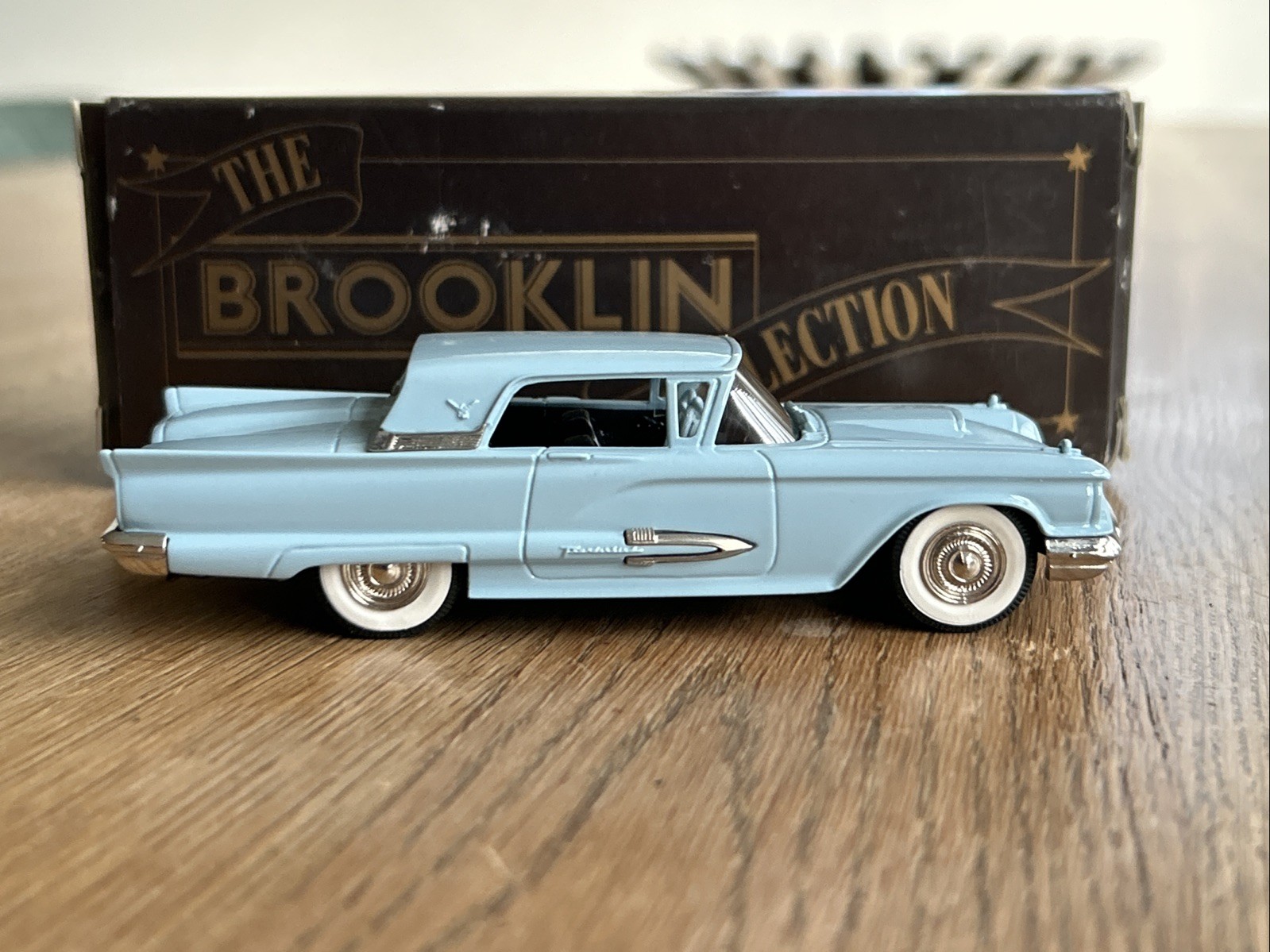 THE BROOKLIN COLLECTION THUNDERBIRD 1／43 BROOKLIN AND THE 1956 FORD THUNDERBIRD CONVERTIBLE (BRK13A