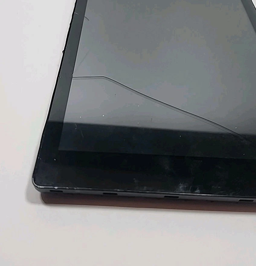 Amazon Kindle Fire 8 HD L5S83A Tablet 8th Gen 16GB Tablet FOR PARTS - Image 4 of 4