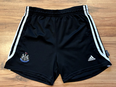 VINTAGE NEWCASTLE UNITED ADIDAS CLIMACOOL SHORTS - GRÖSSE SMALL (SIEHE MASSE)