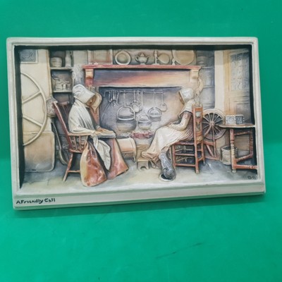 Vintage Osborne Ivorex Wandrelief ''Ein freundlicher Anruf'' zwei Damen im Feuer