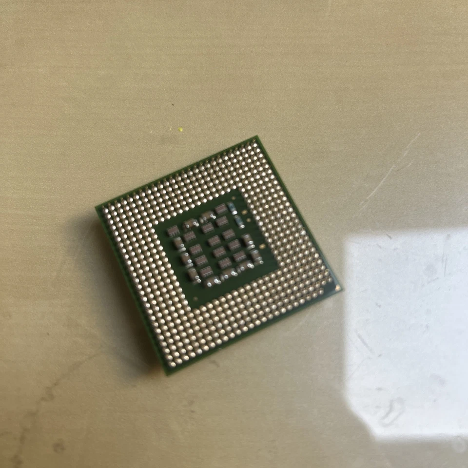 INTEL SL7C4 Celeron D 320 Socket 478 2.4GHz Processor - Image 2 of 2