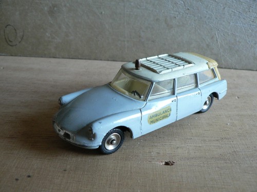 Dinky Toys 556 - CITROEN ID 19 break ambulance, Gris bleu toit blanc - Atlas 2083087 - Collection