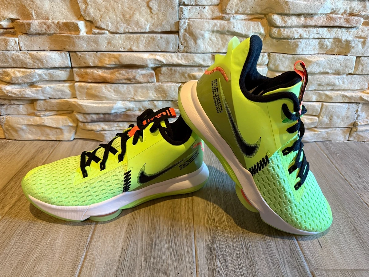 Nike LeBron Witness 5 Grinch | eBay