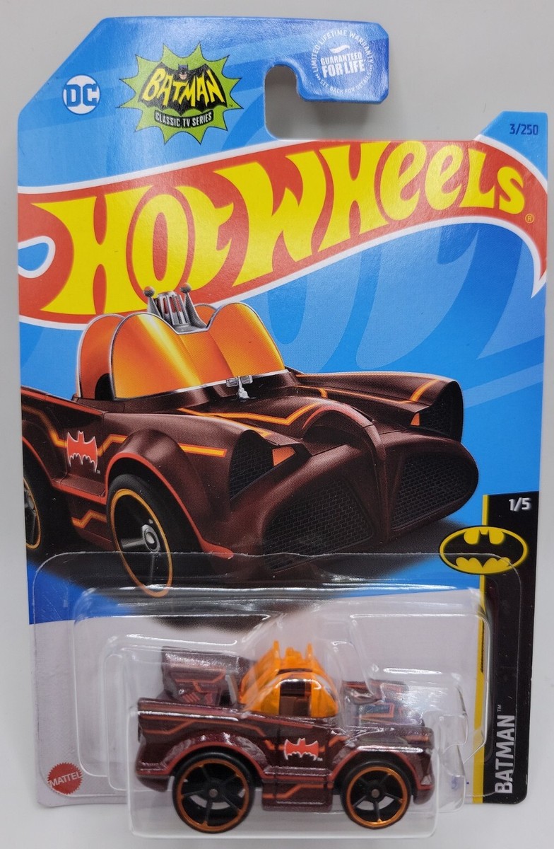 Hot Wheels BATMOBILE 3個セット Amazon.com: Hot Wheels Batman Batmobile Set of 3 Diecast