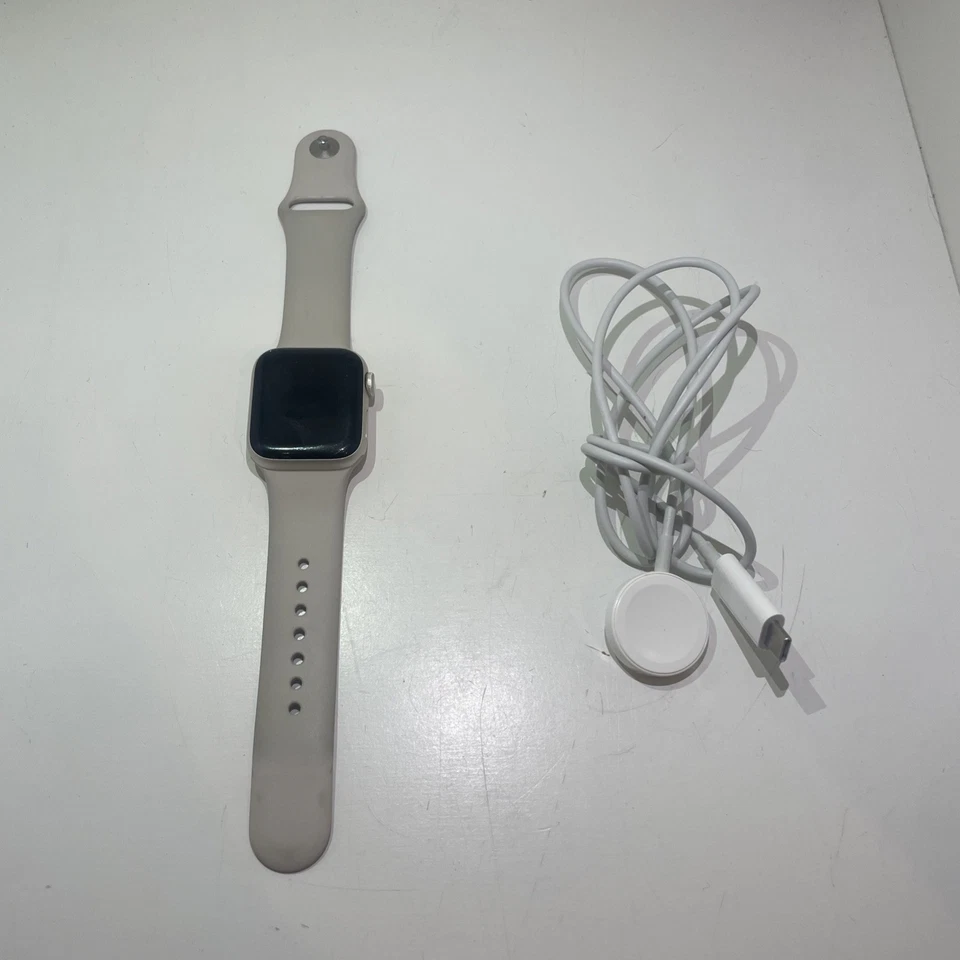 Apple Watch SE (2nd generation), photo 1 of 5