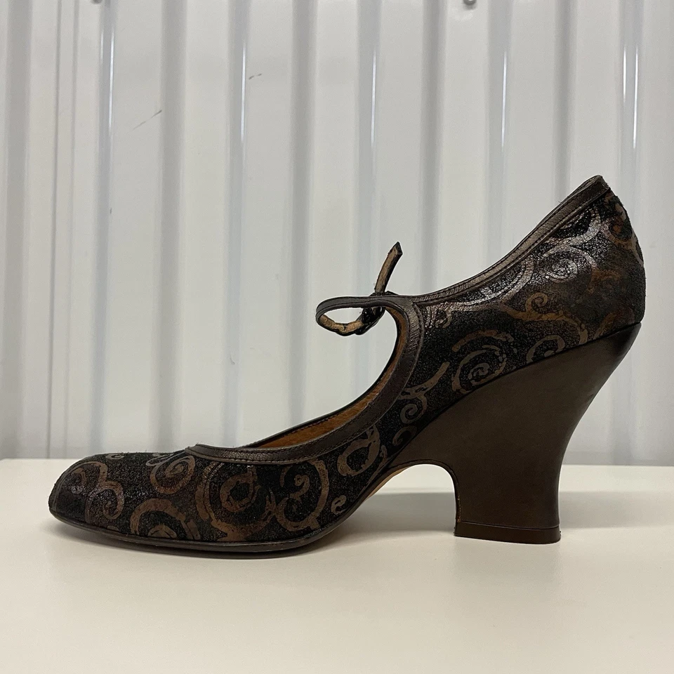 Audley London Tacones de cuña de cuero de gamuza con remolino barroco marrón para mujer EU 37/US 6.5 Foto 2 de 4