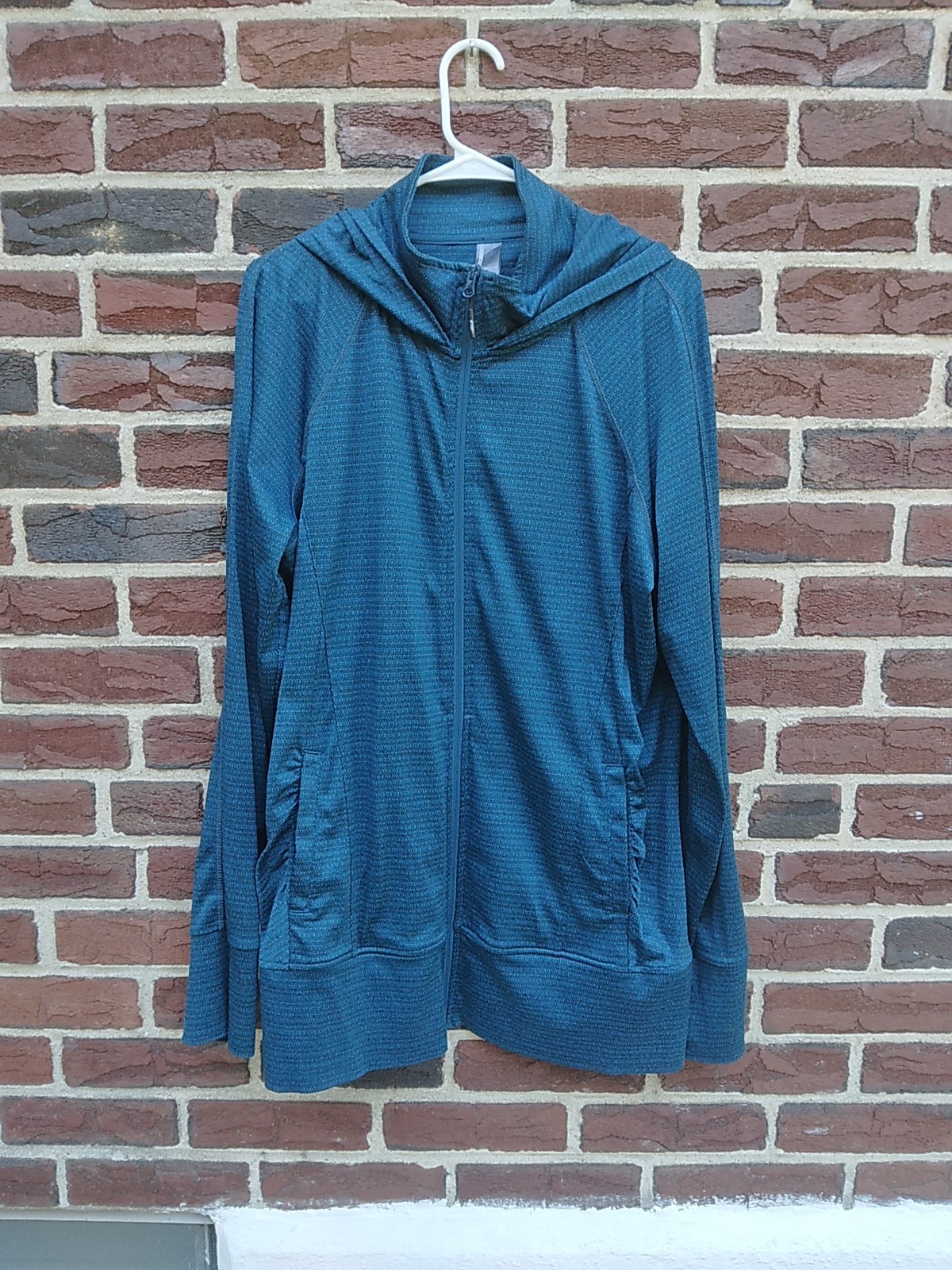 Mondetta Performance - image 1