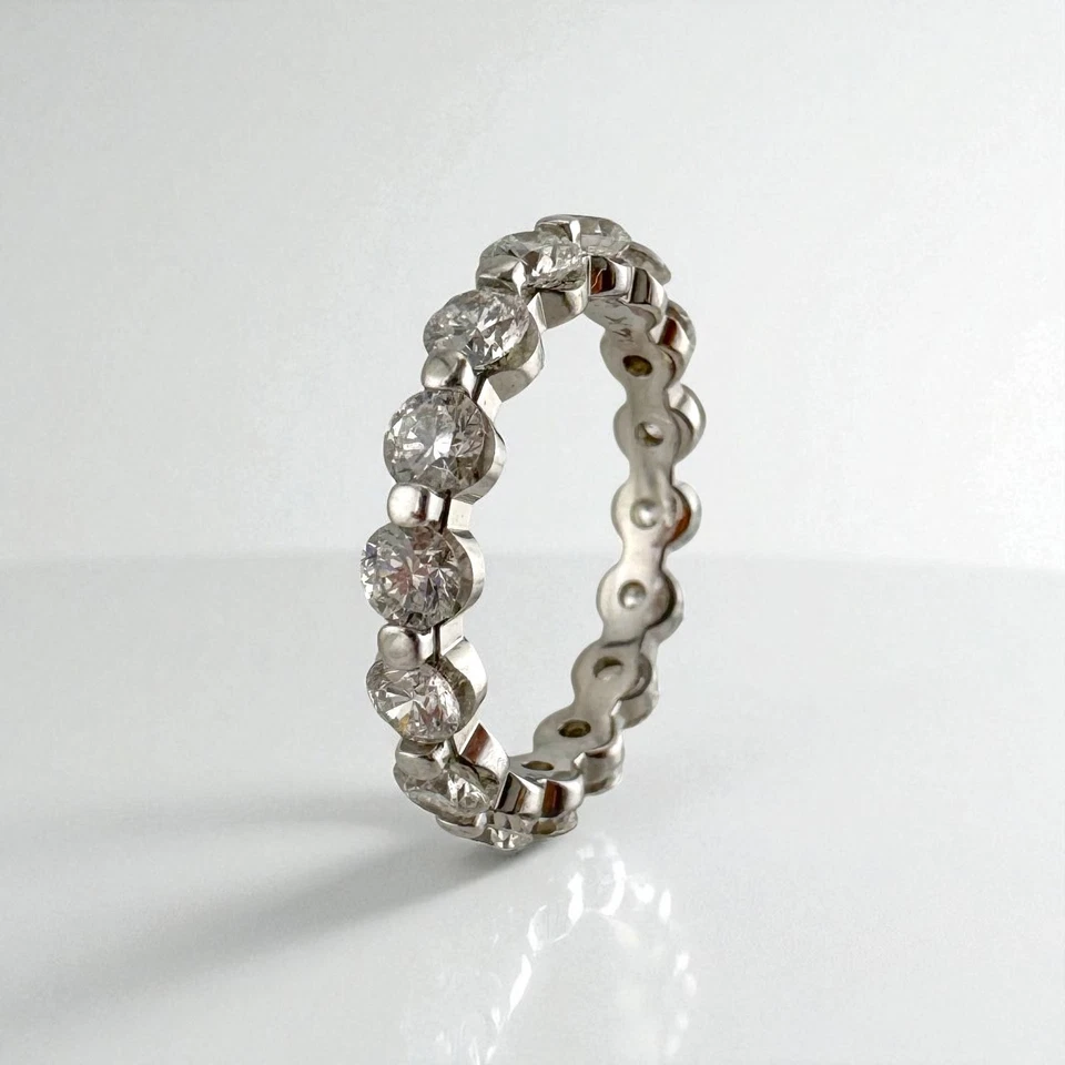 Estate 14K White Gold Eternity Band Round Brilliant Diamonds 1.60ctw Size 4.5 - Image 4 of 4