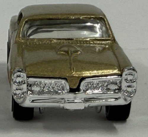 Hot Wheels 1967 Pontiac GTO 1/64 oro - Foto 6 di 8