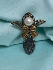 Vintage Signed Kat's Creations Pearl Gold and Silver tone Filigree Angel Pin