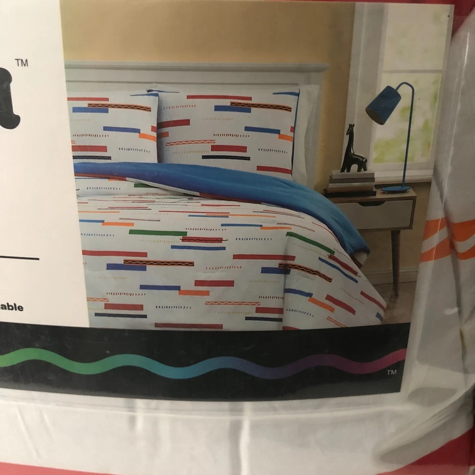 Juego de edredón y farsa Crayola doble reversible a rayas serpentinas habitación infantil Foto 2 de 4