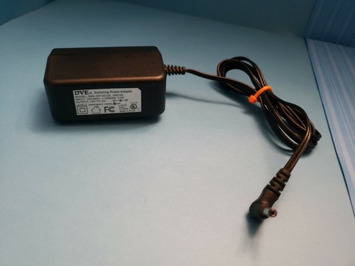 DVE DSA-15P-12 UK 120150 Adattatore di Alimentazione Switching Nero 12 DVE DSA-15P-12 UK 120150 Adattatore di Alimentazione Switching Nero 12