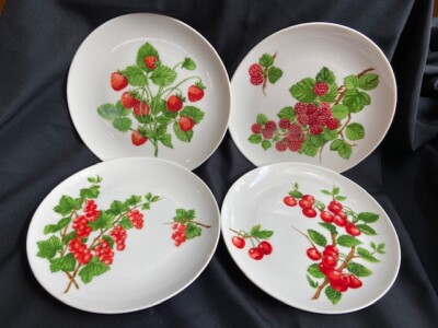 SET OF 4 SEYMOUR MANN 8'' SALAD/LUNCH 1976 - CHERRY RASPBERRY STRAWBERRY & CURRAN