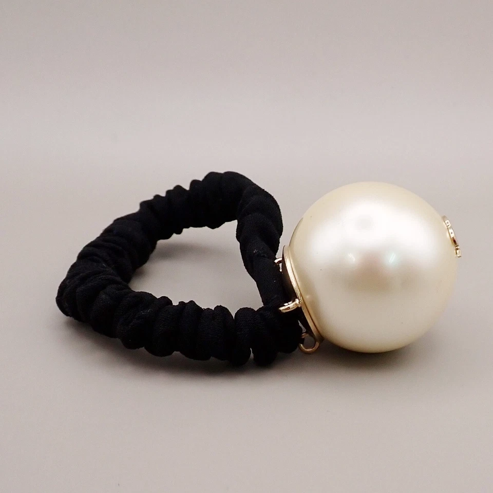 CHANEL Logo Hair Rubber band Accessory F18 V Imitation Pearl Black Gold 38EE506 - Image 4 of 4