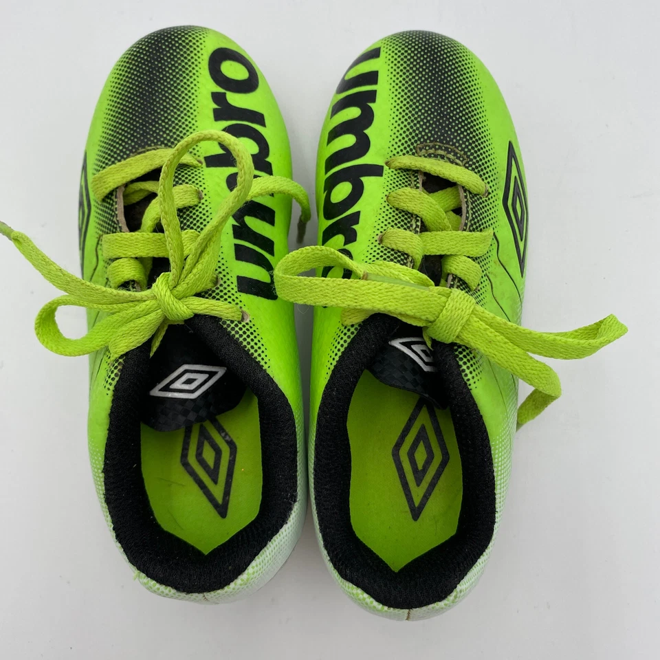 Umbro Arturo 2.0 Kids Size 9k Soccer Cleats Neon light Green/ Black - Image 4 of 4