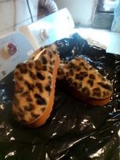 Leopard Slip On Slippers               Size 8