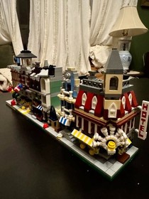 LEGO Promotional: Mini Modulars (10230)