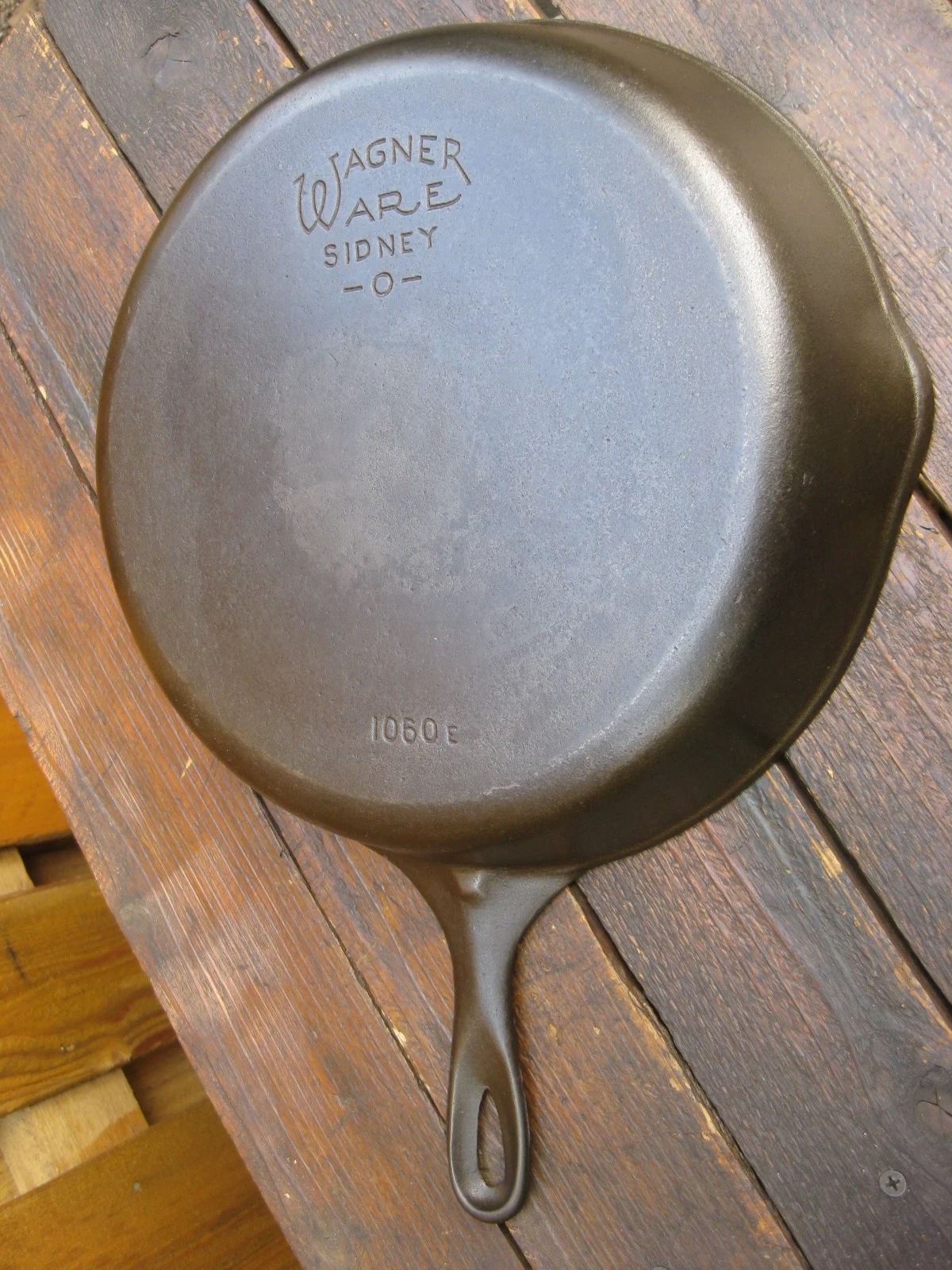 Nice Fully Restored Vintage Wagner Ware #10 Cast Iron Skillet #1060 E