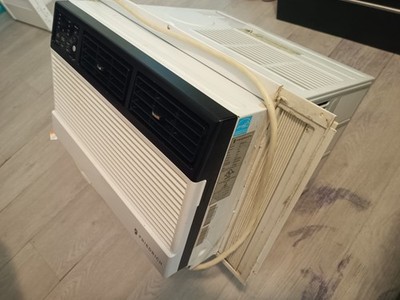 Friedrich Model CCW08B10B Air Conditioner.