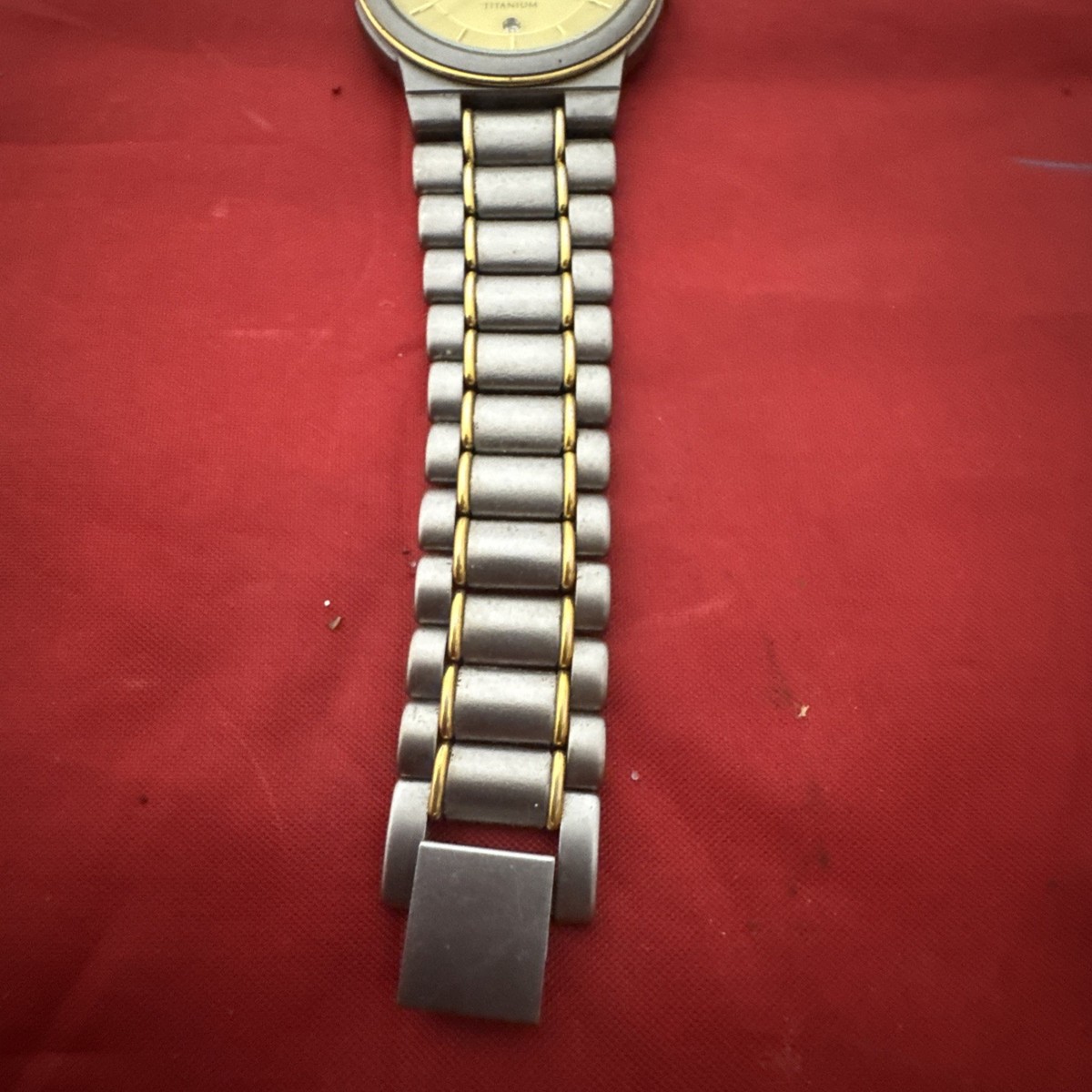 Citizen Gold Tone Interior Men's Watch 33mm Titanium Base 2818 39