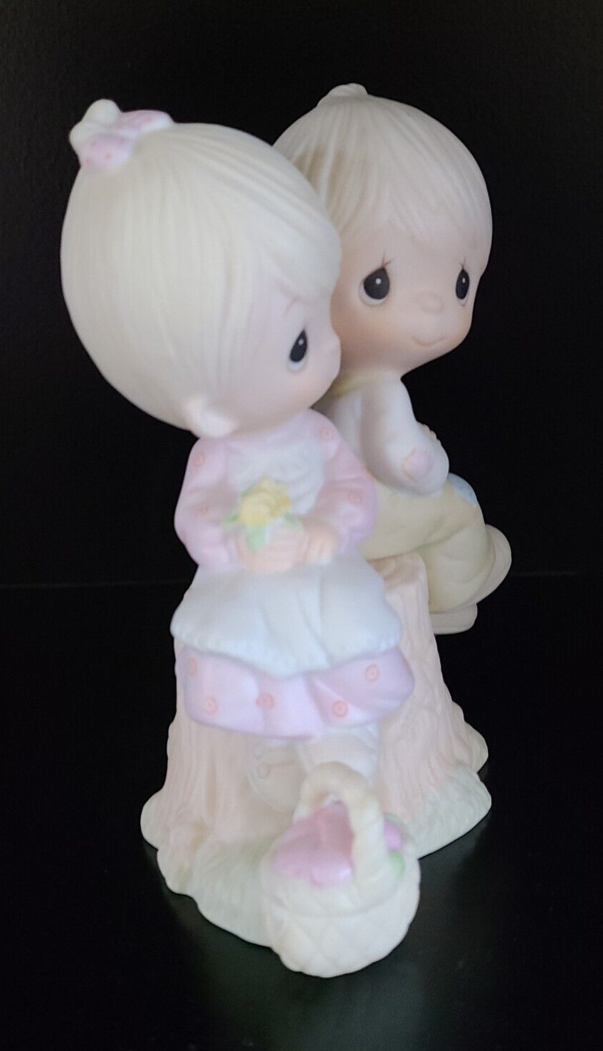 Precious Moments - LOVE ONE ANOTHER - Boy & Girl in Love Figurine (1978) #E-1376