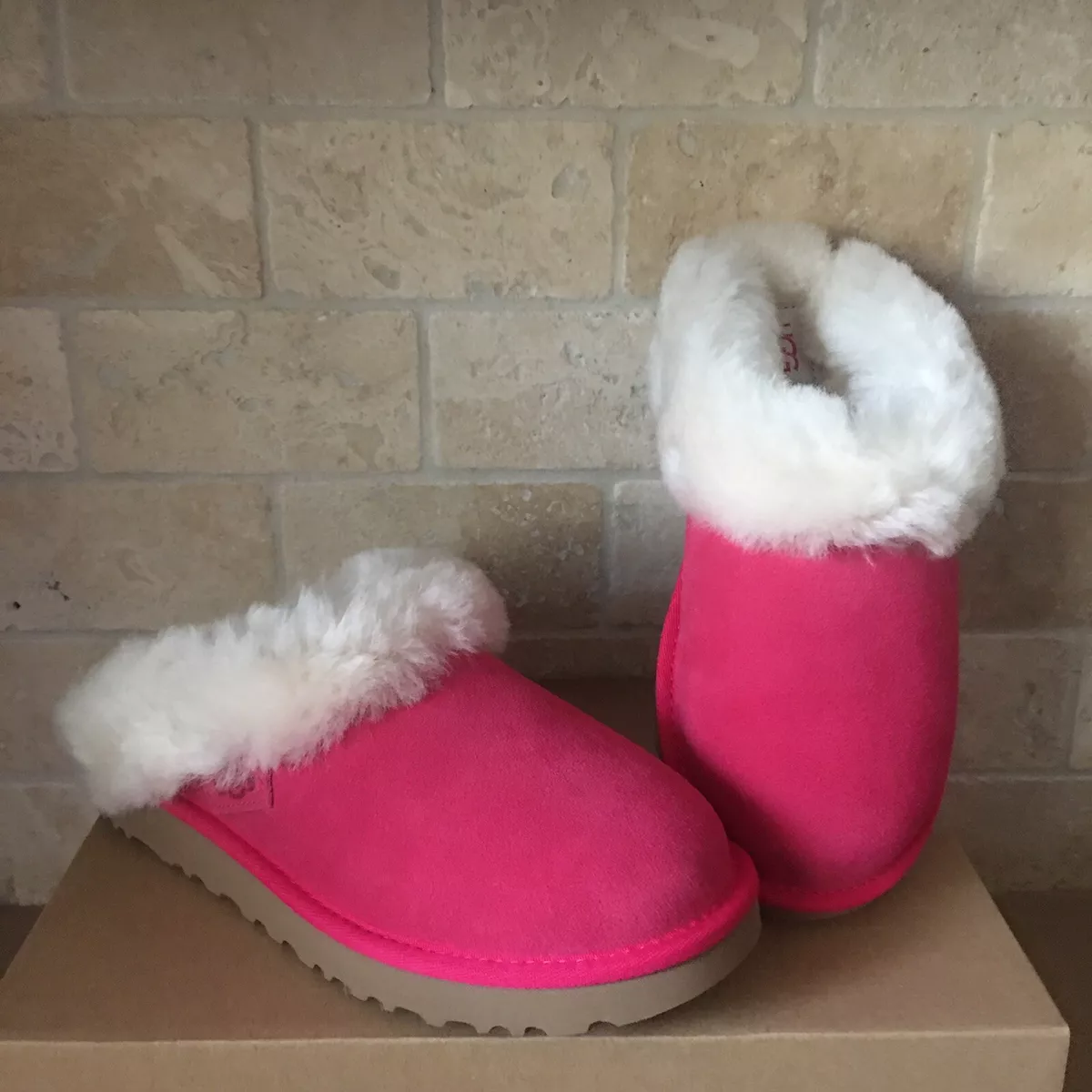 Effective and Safe Cleaning for UGGs and other Sheepskin - Shoe