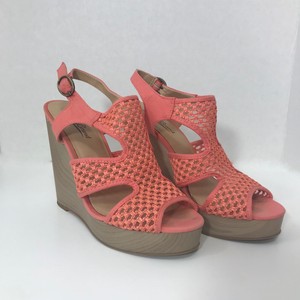 pink wedge sandals size 8