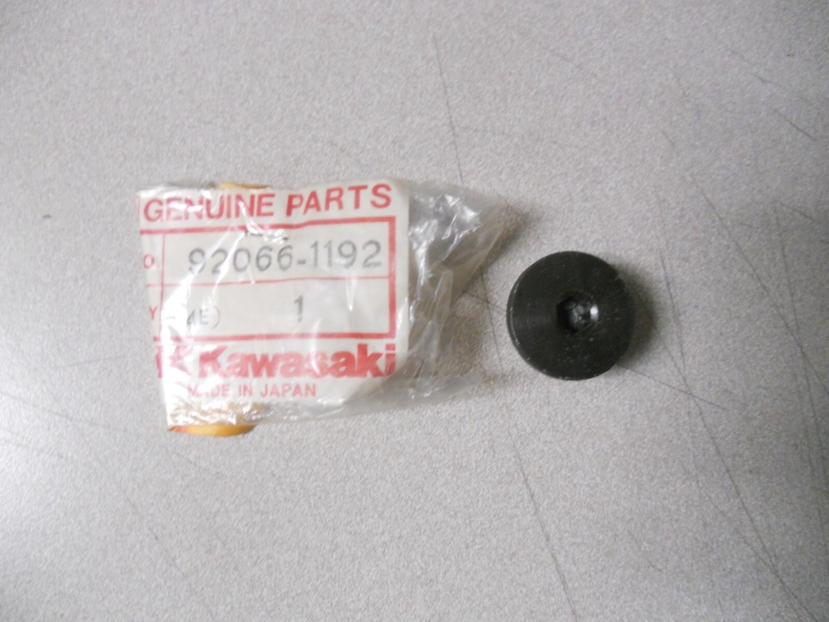 NOS Kawasaki OEM Plug 1985-1997 ZX600 1985-1986 ZX750 1984