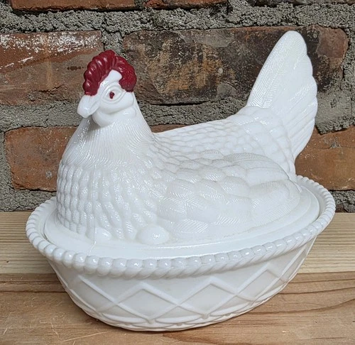 VINTAGE Westmoreland White Milk Glass Hen On Nest Covered Dish w/ Red 7.5" NICE