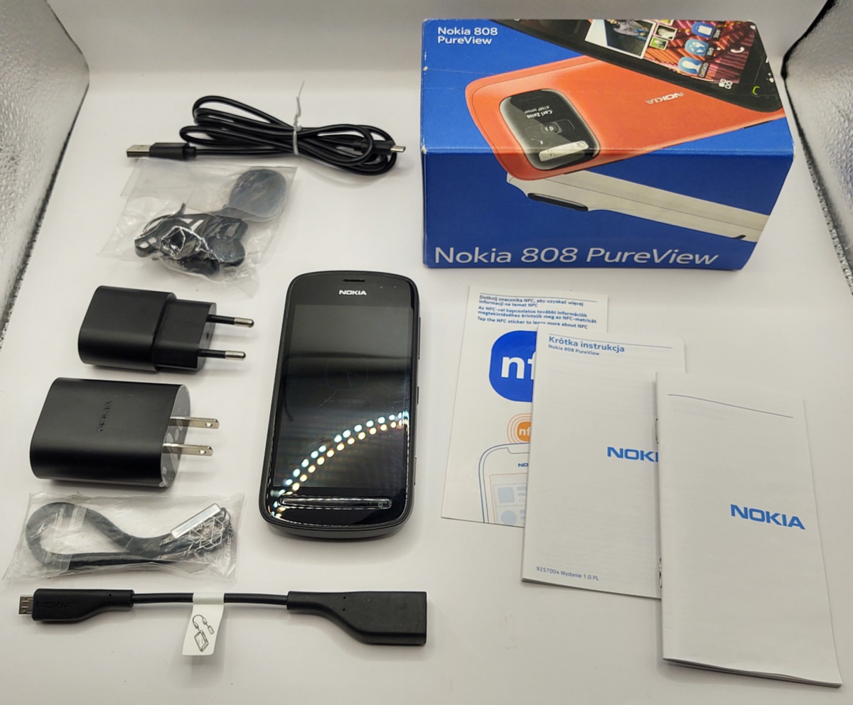 Nokia 808 Pureview Smart phone Cell phone - COMPLETE - Black, with